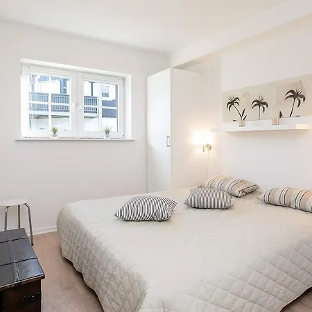 Apartment Xiv *